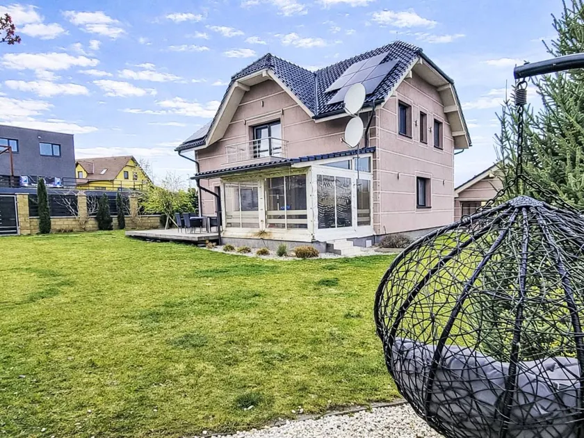 Appartement avec barbecue, terrasse et jardin - Image 1