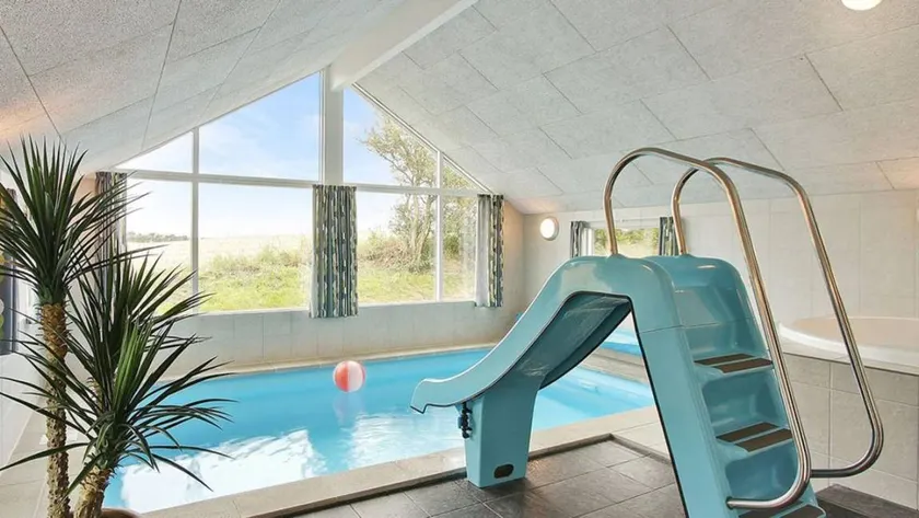 Ample house with garden, pool & barbeque | Pets allowed - Image 1