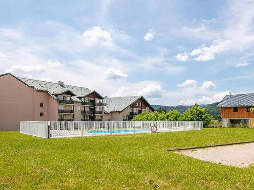 Studio with heated pool - Image 1