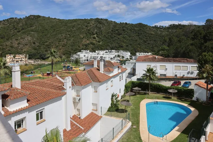 Appartement avec terrasse, internet haut débit et jardin - Image 1
