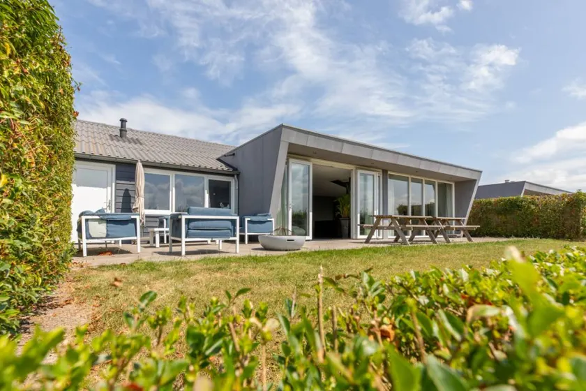 ZE675 - Holiday home in Zuidzande - Image 1