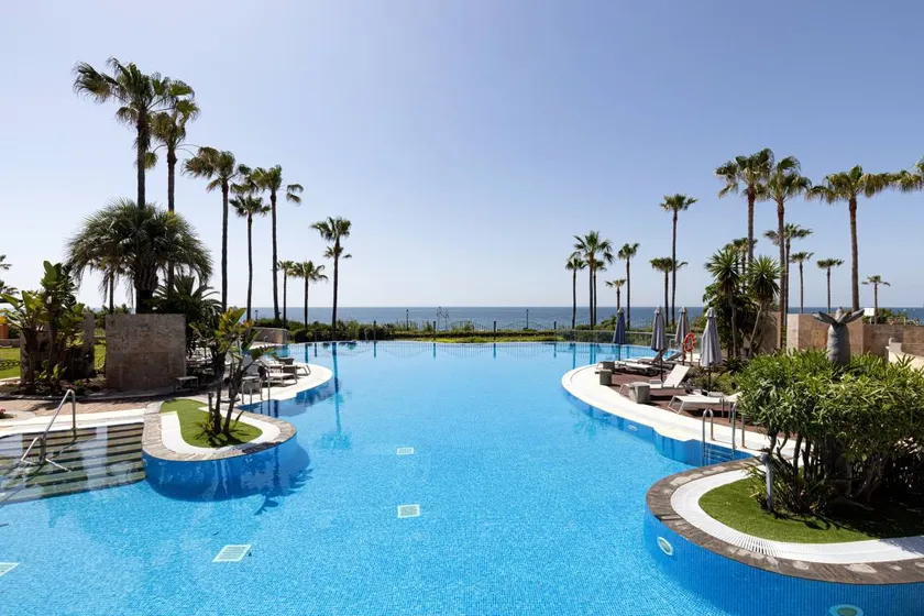Fully equipped beautiful holiday home with terrace, heated pool & garden | Sea view | Close to the beach | Pets allowed - Image 1