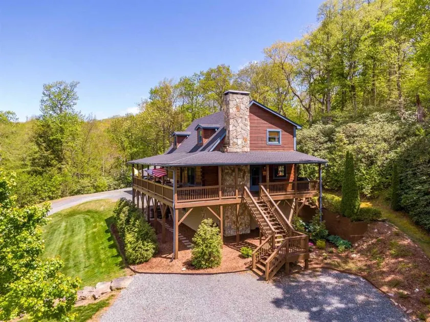 House with jacuzzi & barbeque - Image 1