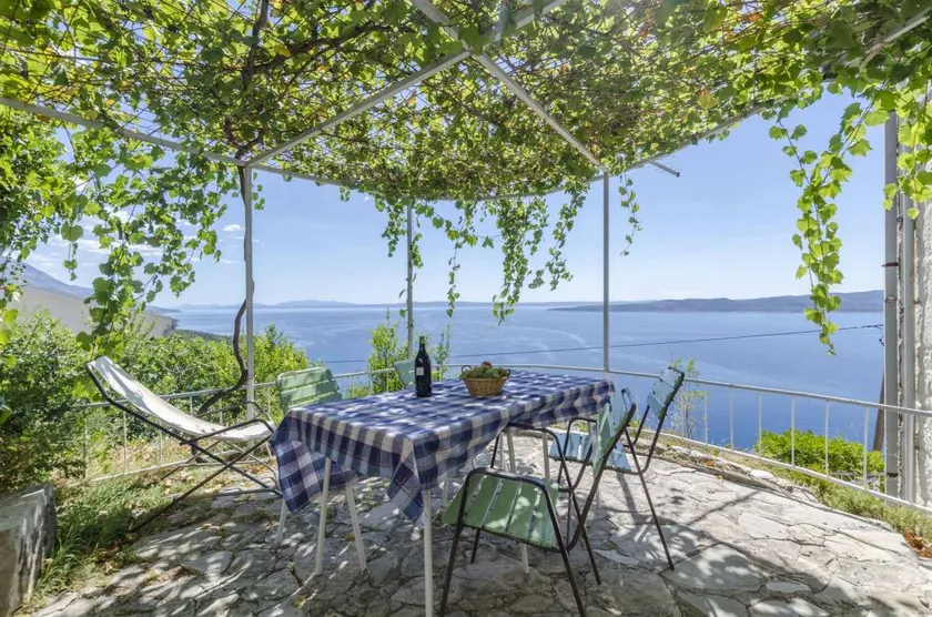 Flat with garden, BBQ & terrace - Image 1