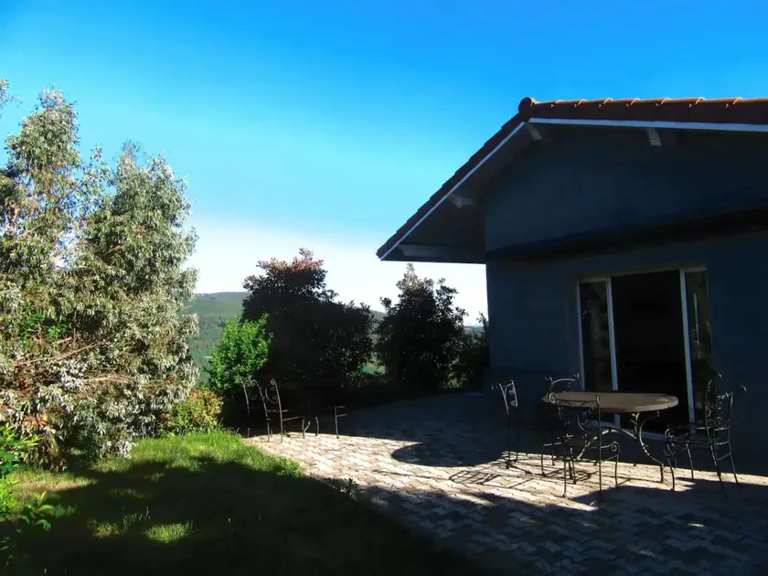 Holiday Home 'Gite pour 6 personnes dans parc du pilat' - Image 1