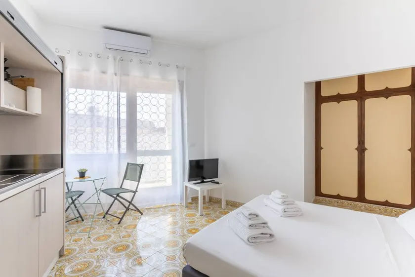 Habitación privada | Vistas a la ciudad - Image 1