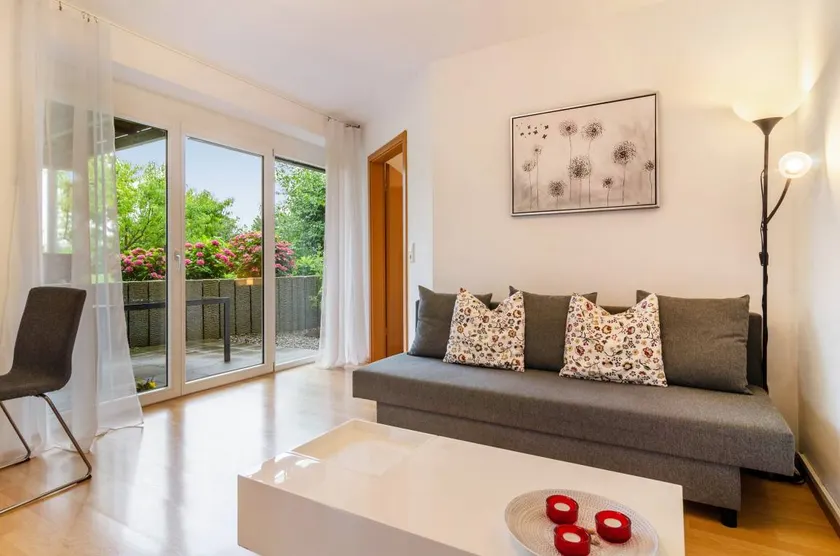 Holiday apartment with terrace | Garden view - Image 1
