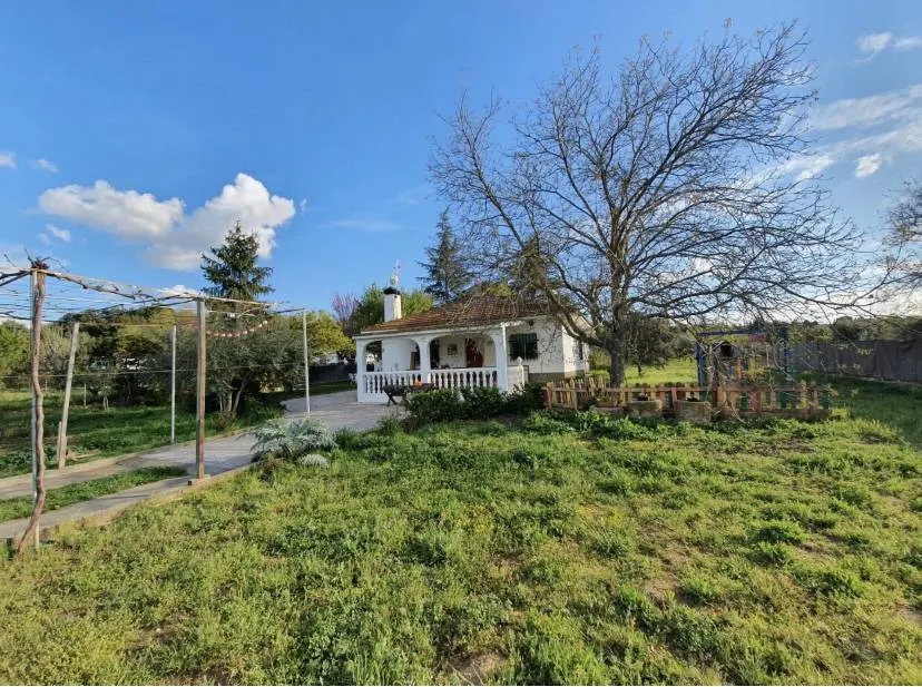 Family-oriented letting with garden, private pool & BBQ | Panoramic view - Image 1