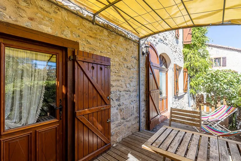 Cottage with garden, BBQ & terrace | City view - Image 1
