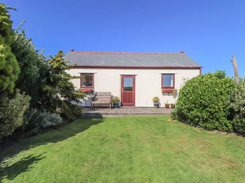 Family-friendly lovely cottage with garden | Pet-friendly - Image 1