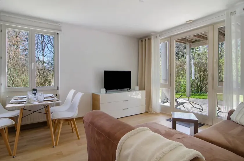 Apartment 'Mojo’s Lake Constance Dream' with Private Terrace, Garden and Wi-Fi - Image 1
