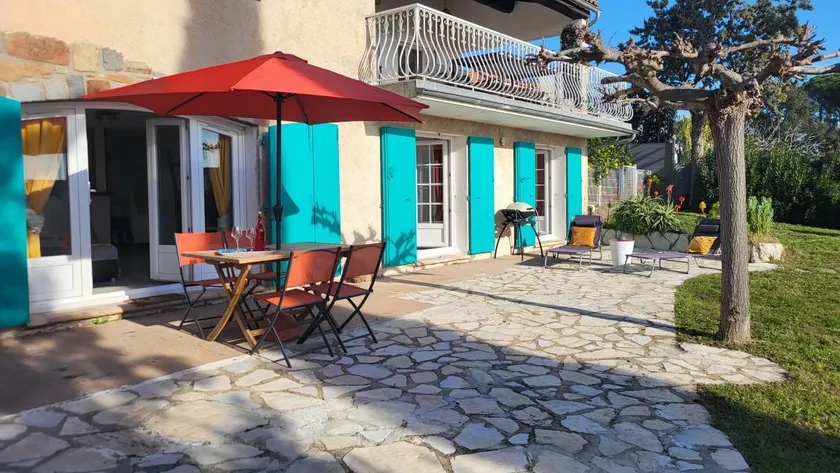 Apartment with garden, barbecue & terrace | Garden view - Image 1