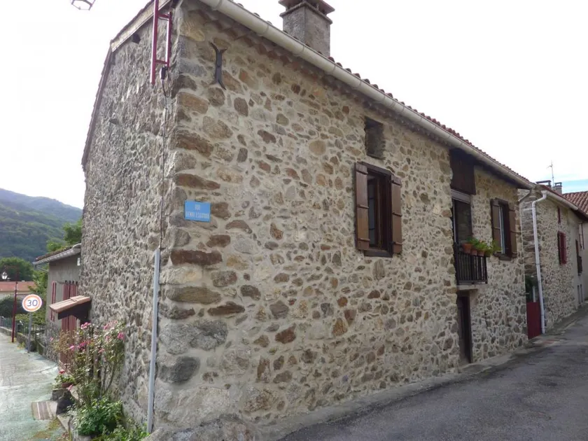 Gite with garden & BBQ - Image 1