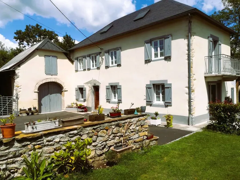 Fully equipped cottage with garden, terrace & BBQ | River view | Suitable for remote work | Pets are welcome - Image 1