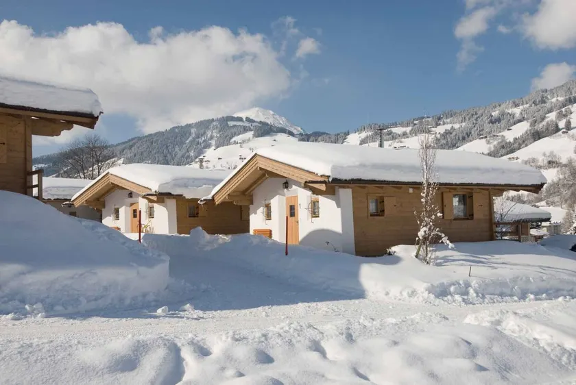 Chalet apropiado para familias con terraza | Cerca de las pistas de esquí | Acepta mascotas - Image 1