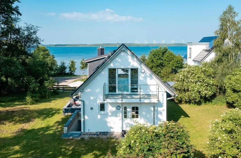 Ferienhaus „SchönSicht“ in Alt Schwerin direkt am See - Image 1