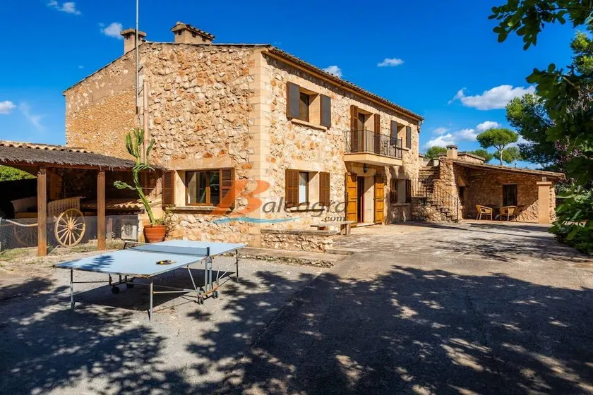 Holiday home with terrace - Image 1