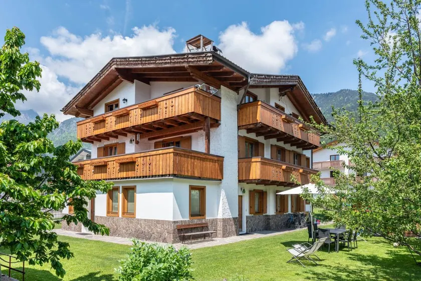 Flat with barbeque & garden | Garden view - Image 1