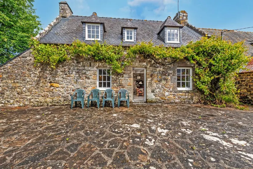 House with garden, barbecue & terrace | Garden view - Image 1