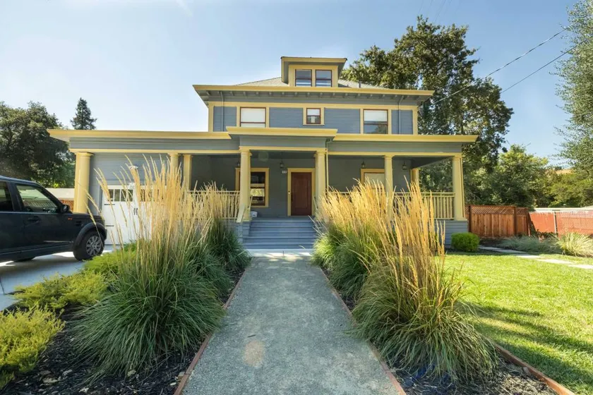 Beautiful Turn of the Century Home with Pet Friendly Yard - Image 1