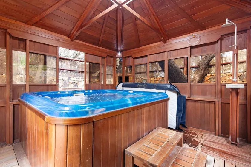 Schönes Ferienhaus mit Grill, Whirlpool und Terrasse | Bergblick | Haustiere sind willkommen - Image 1