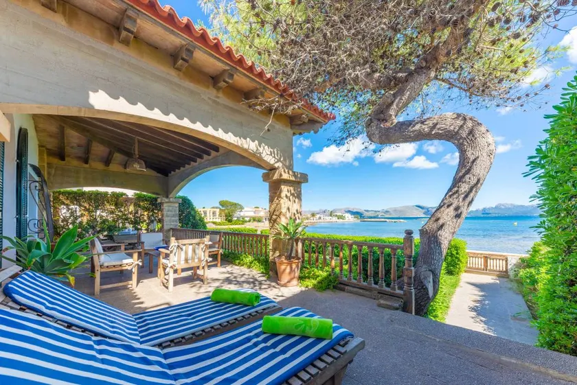 Chalet avec terrasse et jardin - Image 1