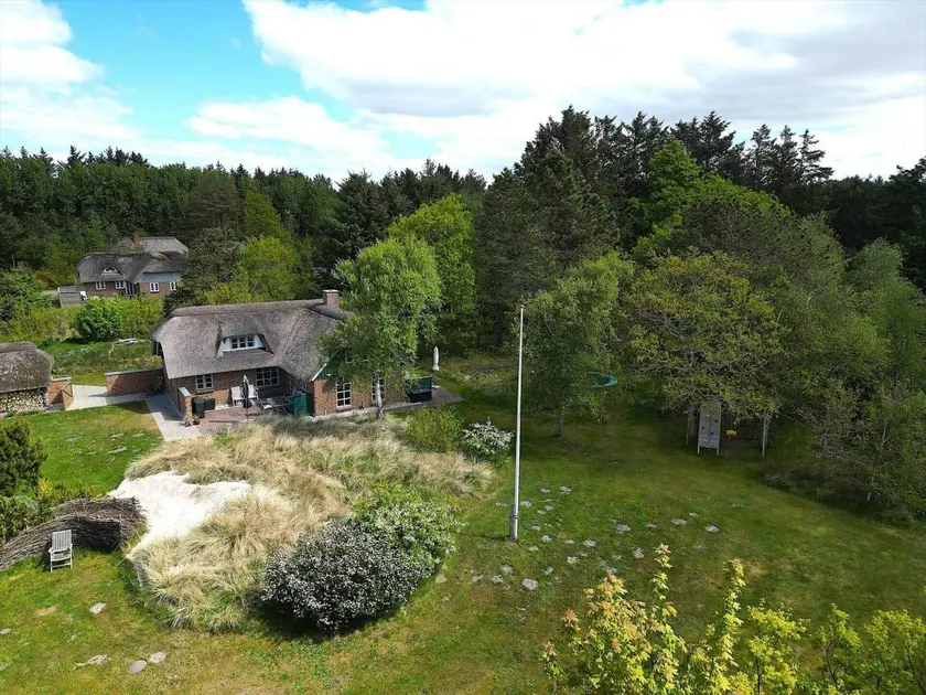 Child-friendly lovely holiday home with sauna, barbeque & terrace - Image 1