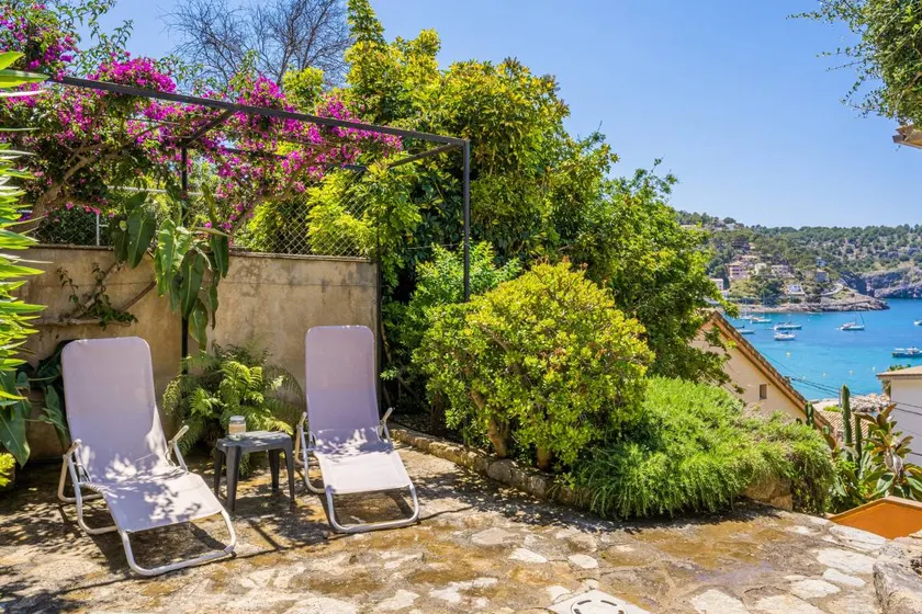 Holiday apartment with terrace | Mountain view - Image 1