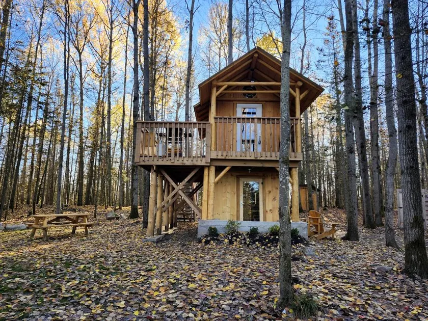 Unique Tree House Perfect for Families with BBQ in Callander, Ontario - Image 1