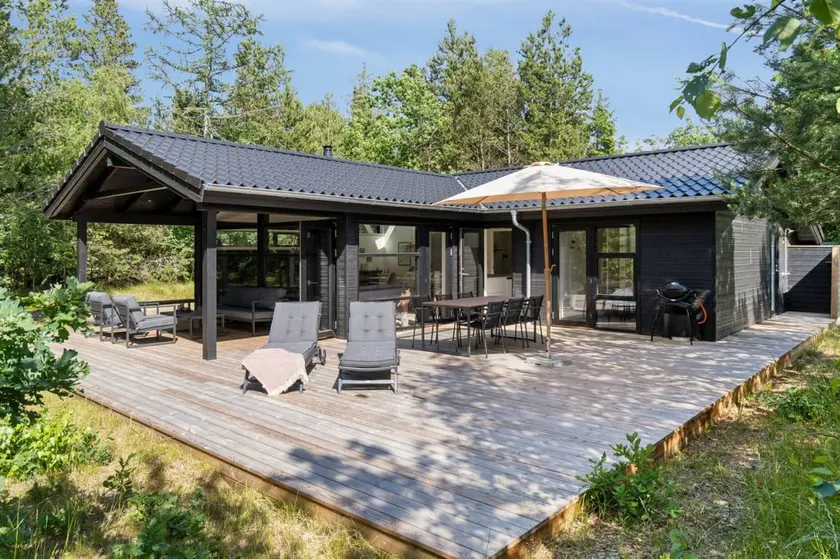 Holiday home with terrace, barbecue & sauna - Image 1