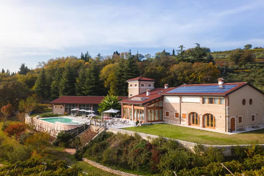 Agriturismo Ai Dossi: Camera matrimoniale con vista sui nostri uliveti e bagno privato 1. - Image 1