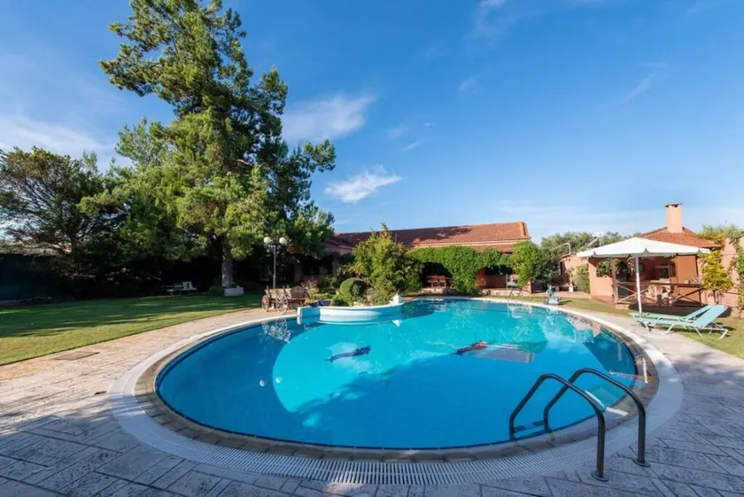 Family-friendly apartment with terrace, private pool & barbeque | Pool view | Suitable for remote work - Image 1