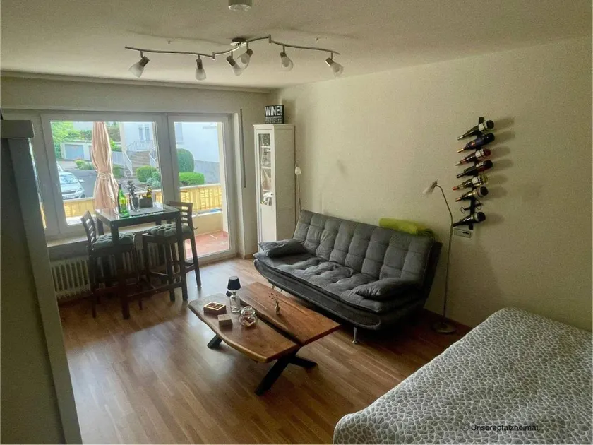 Holiday apartment with garden - Image 1