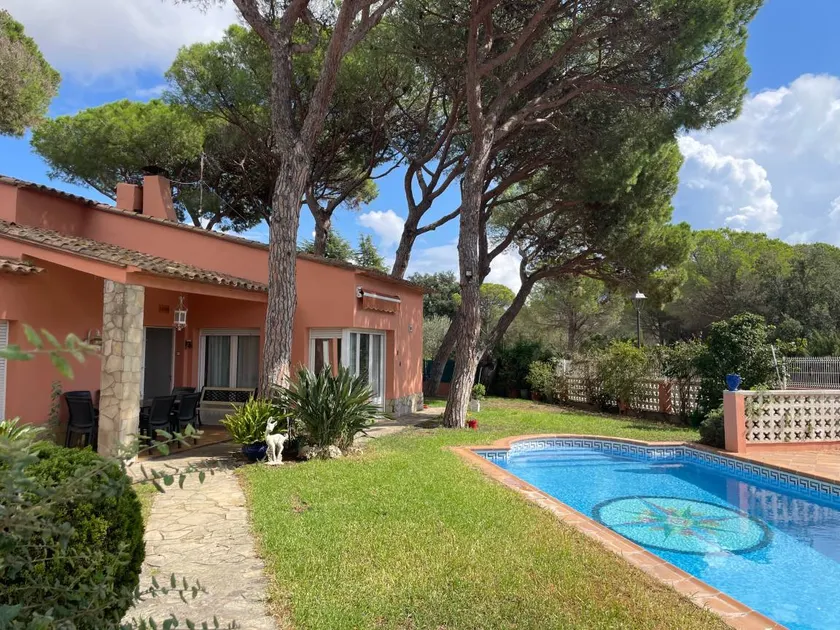 Ferienhaus 'Rocaclara' mit privatem Pool, Garten und WLAN - Image 1