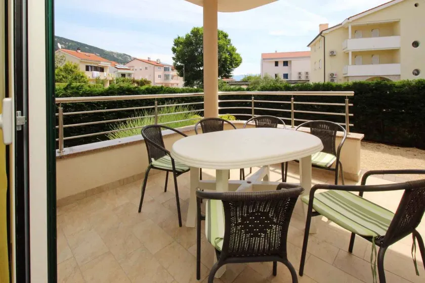 Beautiful holiday apartment with terrace | Beach nearby | Pet-friendly - Image 1