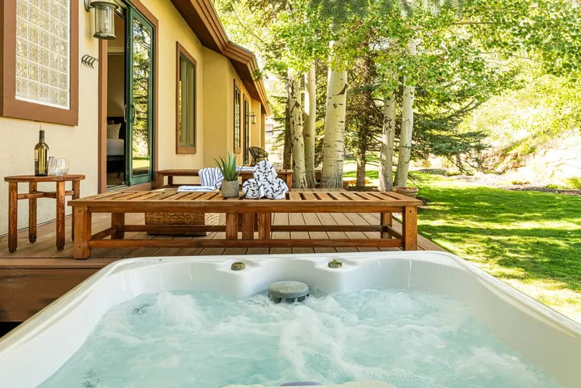 Maison conviviale et familiale avec piscine, jacuzzi et barbecue | Vue montagne - Image 1