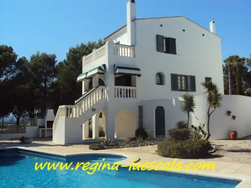 Villa with pool, BBQ & garden | Panoramic view - Image 1