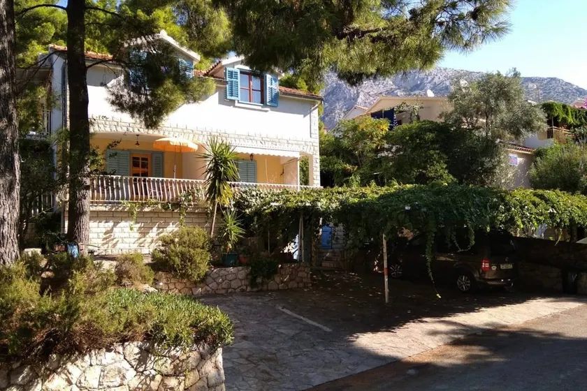 Flat with terrace, garden & barbecue - Image 1