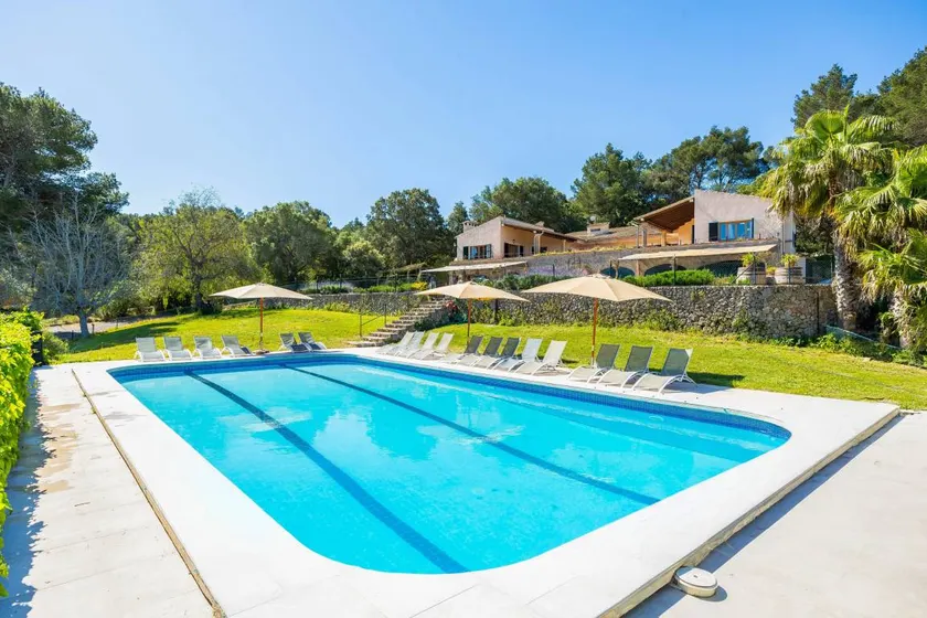 Maison de campagne avec jardin, terrasse et piscine | Vue montagne | Idéale pour le télétravail - Image 1