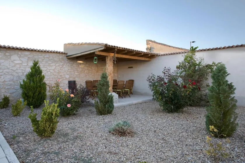 Casa con griglia, terrazza e giardino | Vista sul giardino | Perfetta per il lavoro da remoto - Image 1