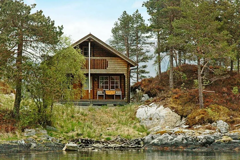 Charming house with terrace, garden & barbecue | Water view - Image 1