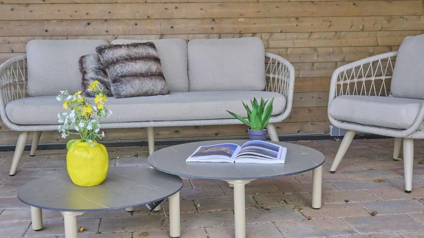 Holiday home with garden & terrace - Image 1