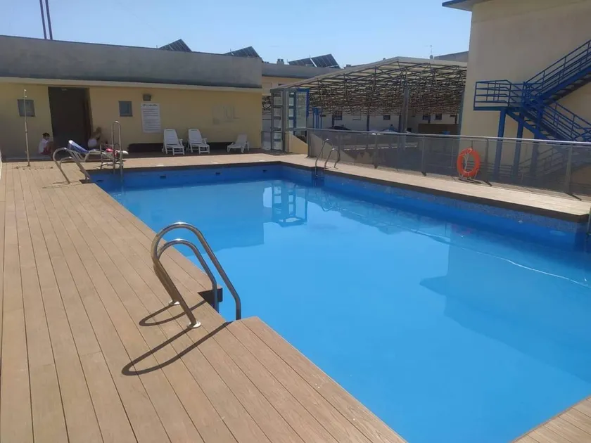 Holiday apartment with private pool - Image 1