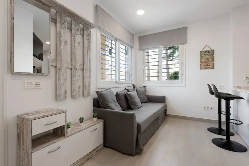 Kinderfreundliches gemütliches Studio mit Garten und Pool | Stadtblick | Ideal für Homeoffice - Image 1