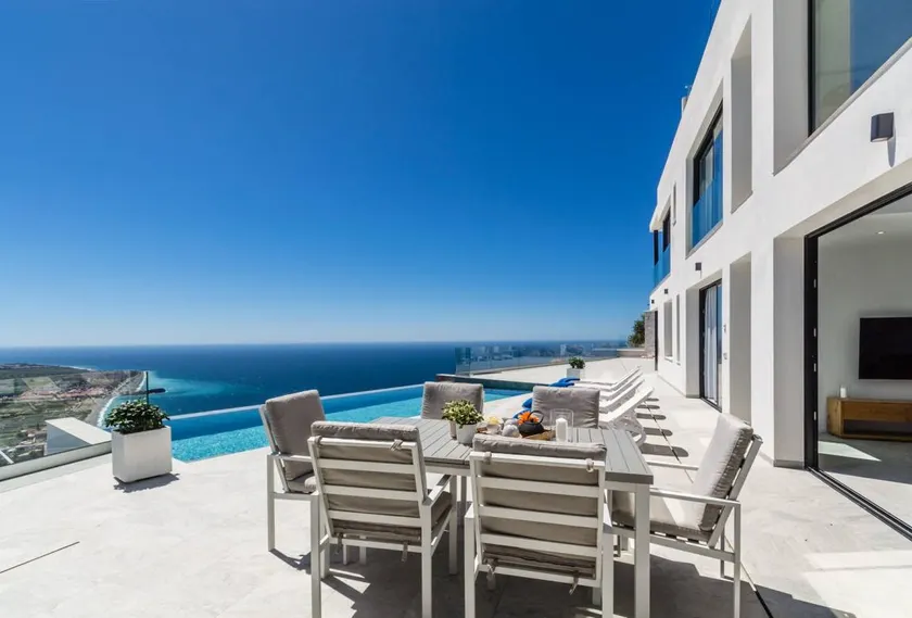 Villa mit Terrasse, Grill und beheiztem Pool | Meerblick - Image 1