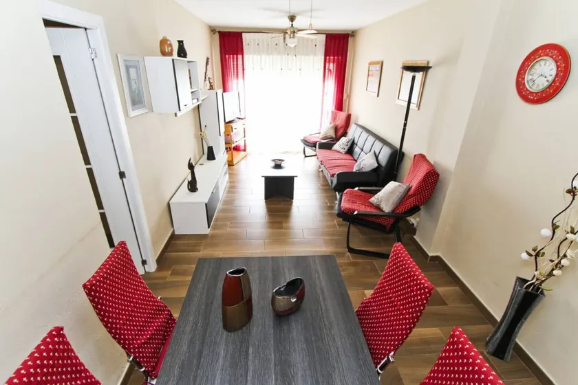 Apartment with pool, terrace & garden - Image 1