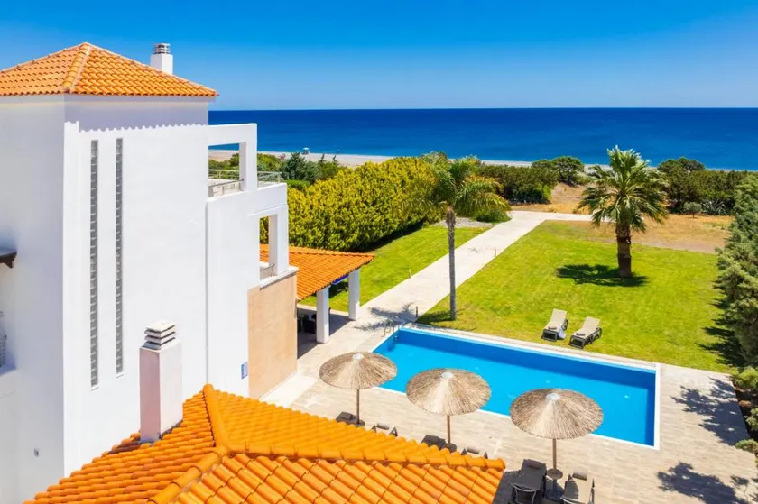 Child-friendly villa with private pool, garden & BBQ | Beach view | Close to the beach - Image 1