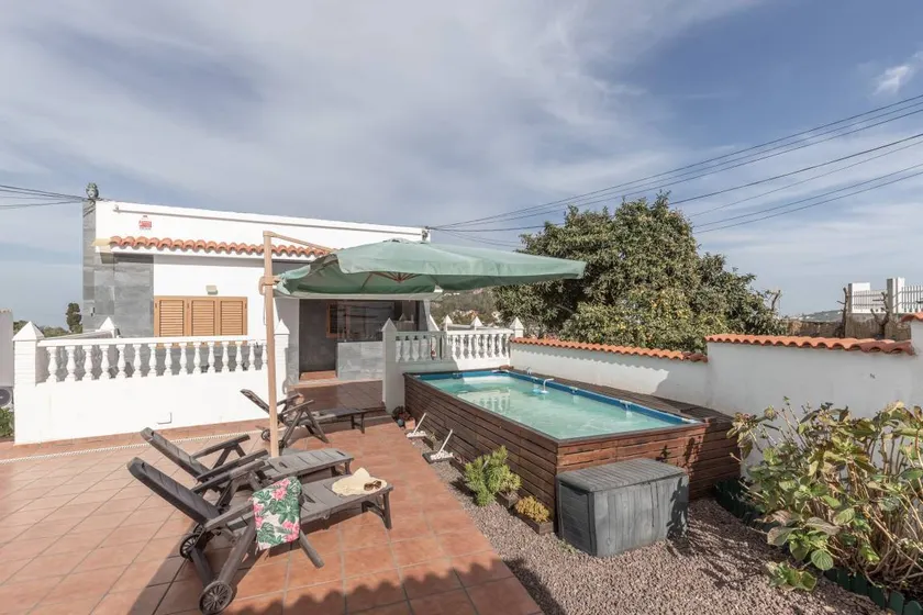 Fully equipped chalet with garden, pool & barbeque | Mountain view - Image 1