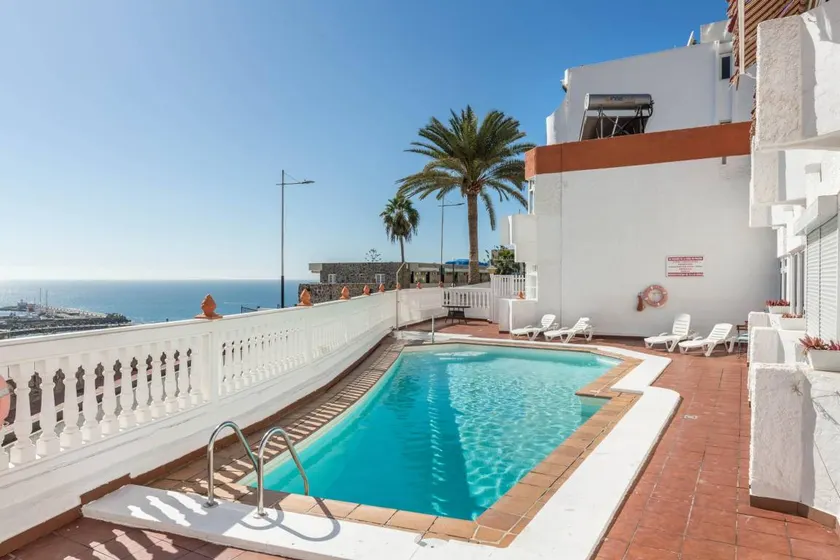 Flat with pool | Sea view - Image 1