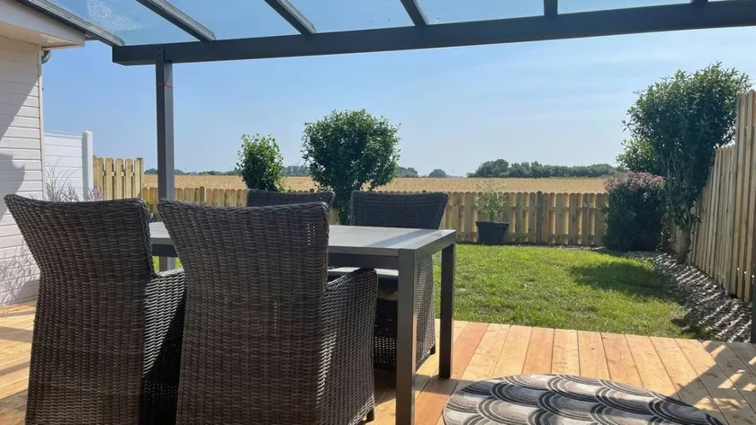 Holiday home with barbeque, garden & terrace | Garden view | Dogs allowed - Image 1